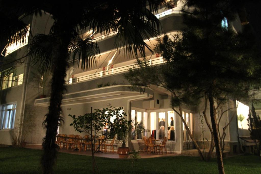Hotel De Paris Tirana Buitenkant foto