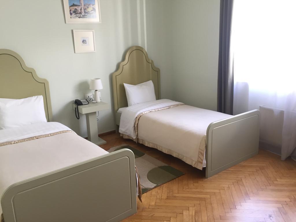 Hotel De Paris Tirana Buitenkant foto