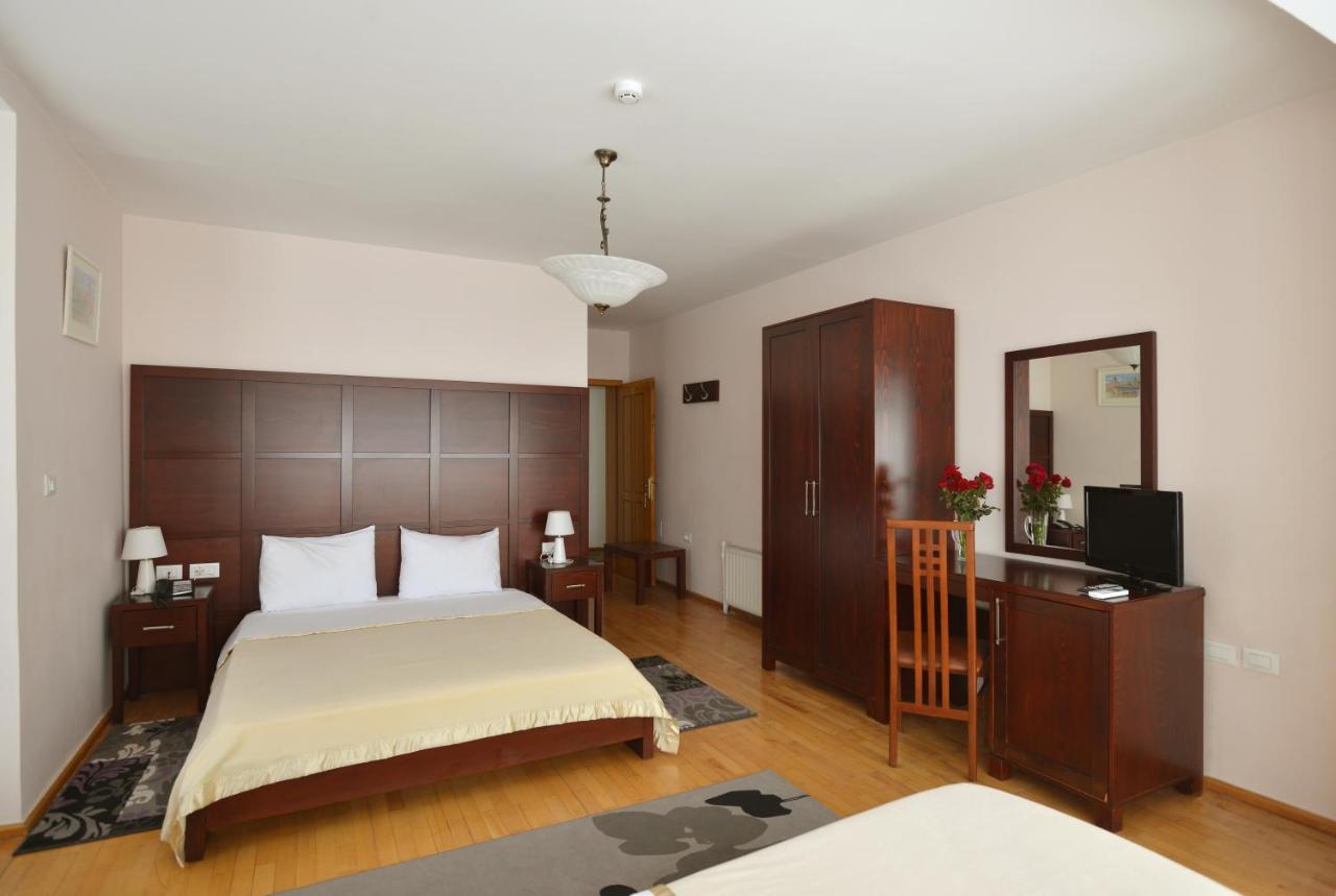 Hotel De Paris Tirana Buitenkant foto